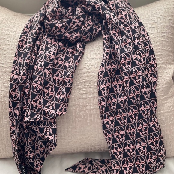 Authentic Thomas Wylde Pink and Black Silk Skull Scarf - Picture 2 of 4